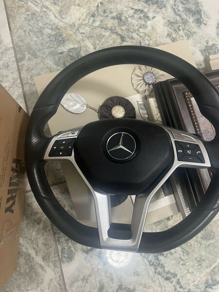 Mercedes Benz CL-550 Steering Wheel