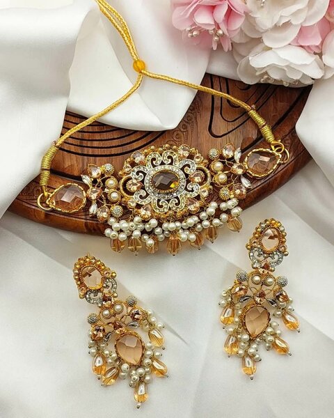 Ladies wedding set Necklace and earrings