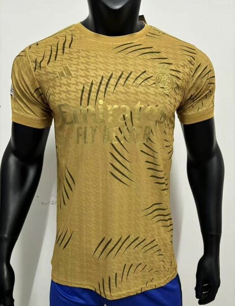 Maillot de football doré