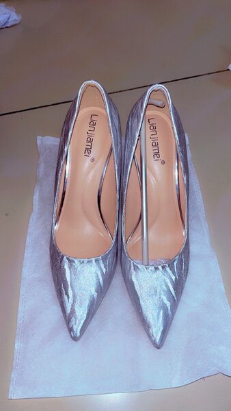 Escarpins disponibles entre 10 000f et 15 000f