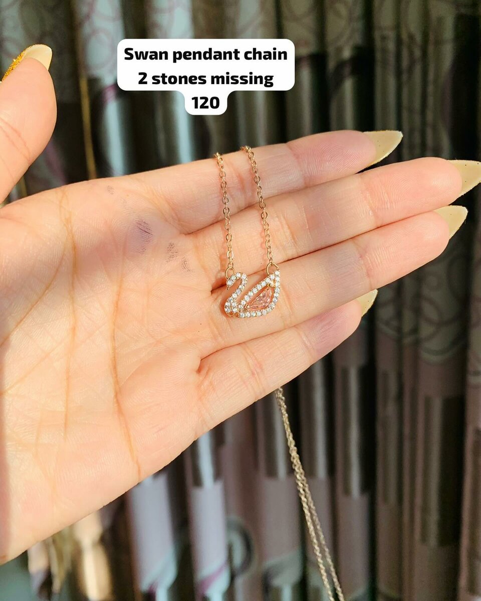 Swan pendant chain 2 stones