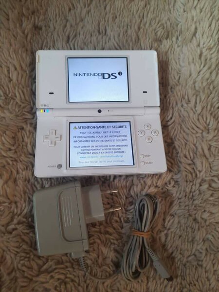 Nintendo  3DS i +30 jeux installés et chargeurs d'origine