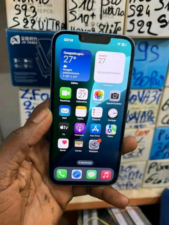 iPhone 13 Bleu - Smartphone Moderne