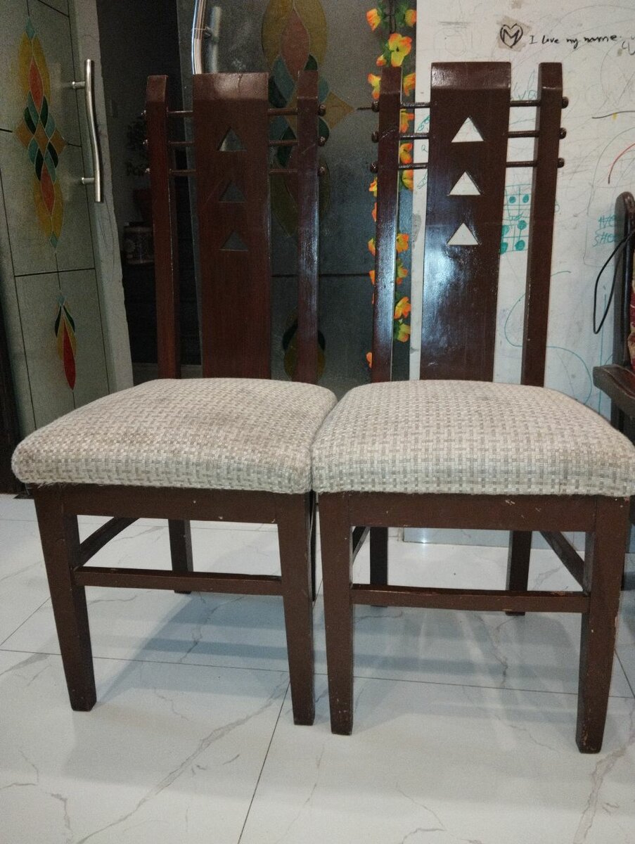 Dinning table chair 1 free with 2