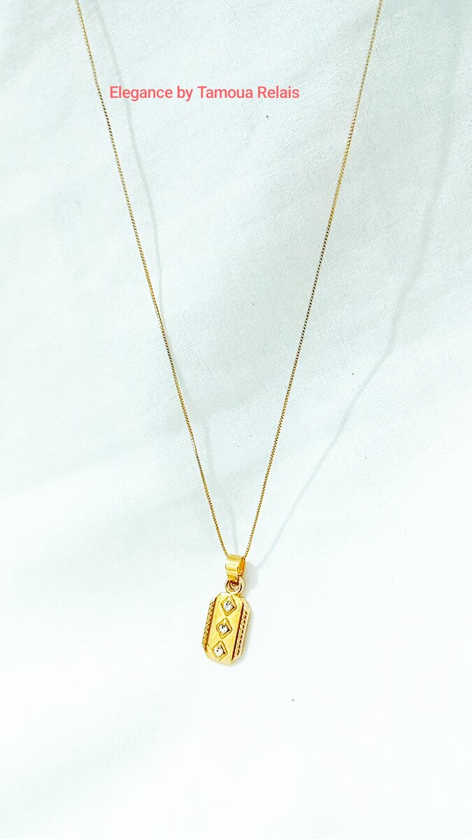 Collier pendentif doré élégant