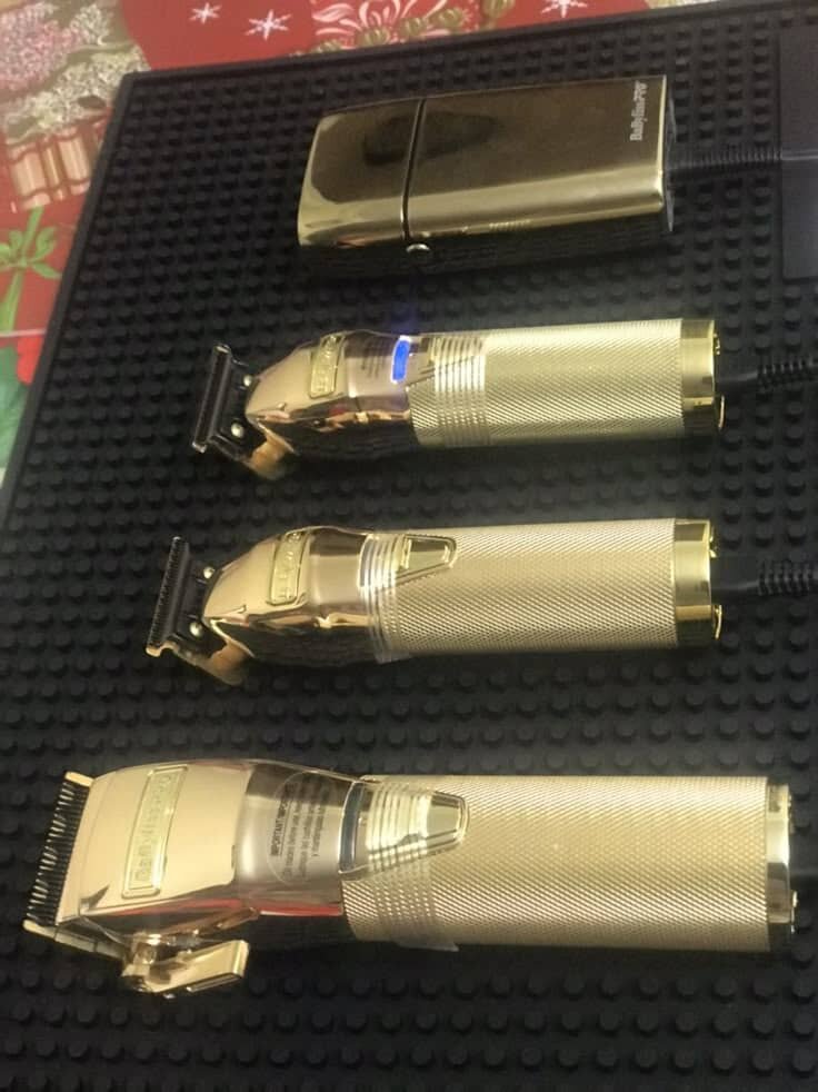 Tondeuses professionnelles dorées