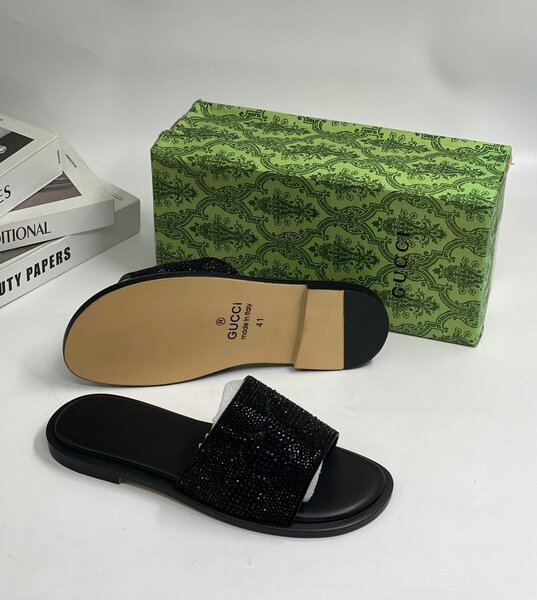 Gucci slippers