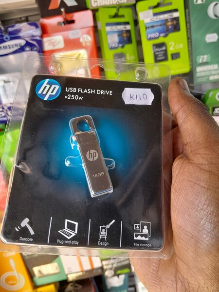HP FLASH DRIVE 16gb
