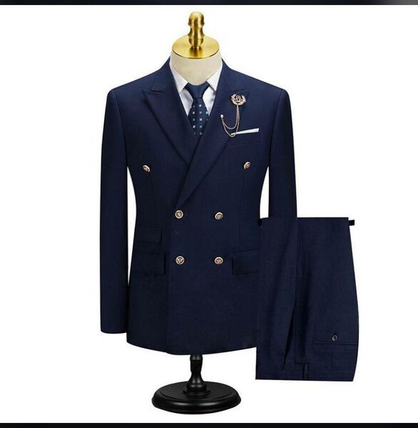 costume de cérémonie.