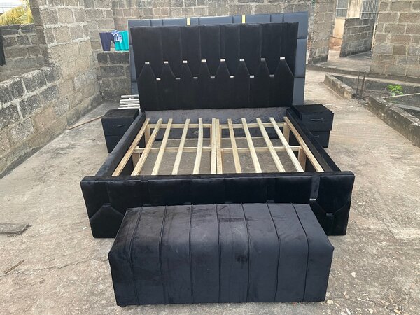 Accent double bed frame with two sides and ottoman