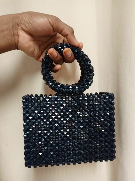 Sac à main perlé élégant