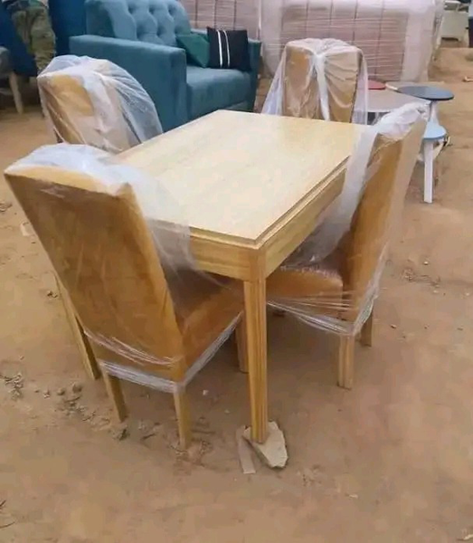 Table de salle à manger moderne