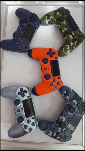 Manettes PS4