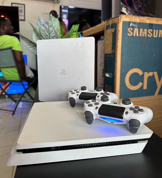 PS4 White Console