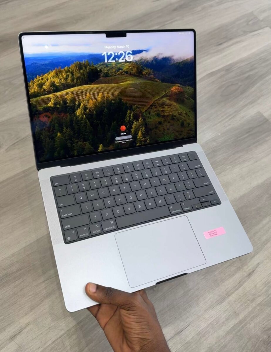 Neatly MacBook Pro M3 chip 8gb ram 512gb ssd available