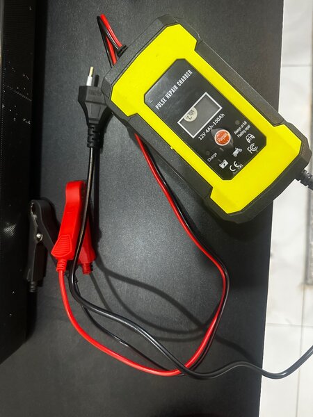 12V battery charger