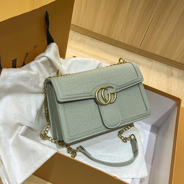 High quality and fashionable women's bag green