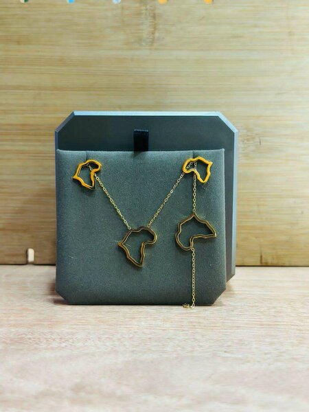 Collier pendentif Afrique