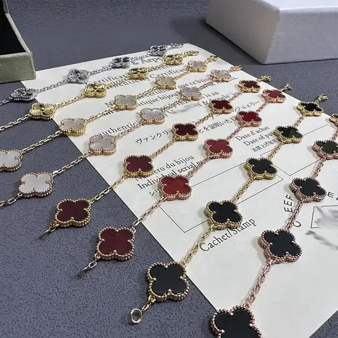 Bracelet van Cleef à la mode