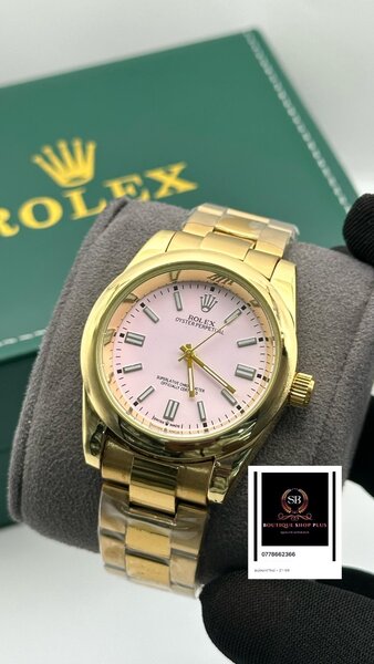 Montres de luxe dorées élégantes