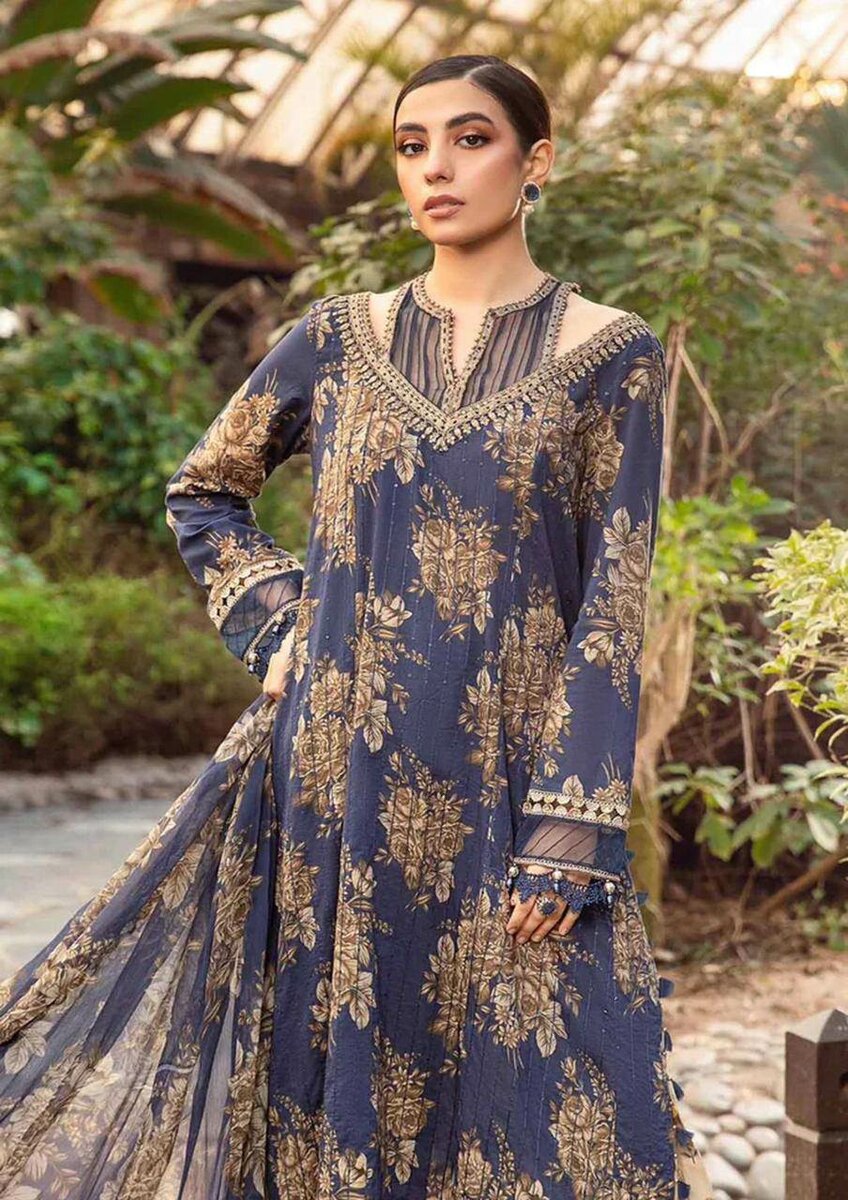 Printed lawn with heavy embroidery unsatich 3pc