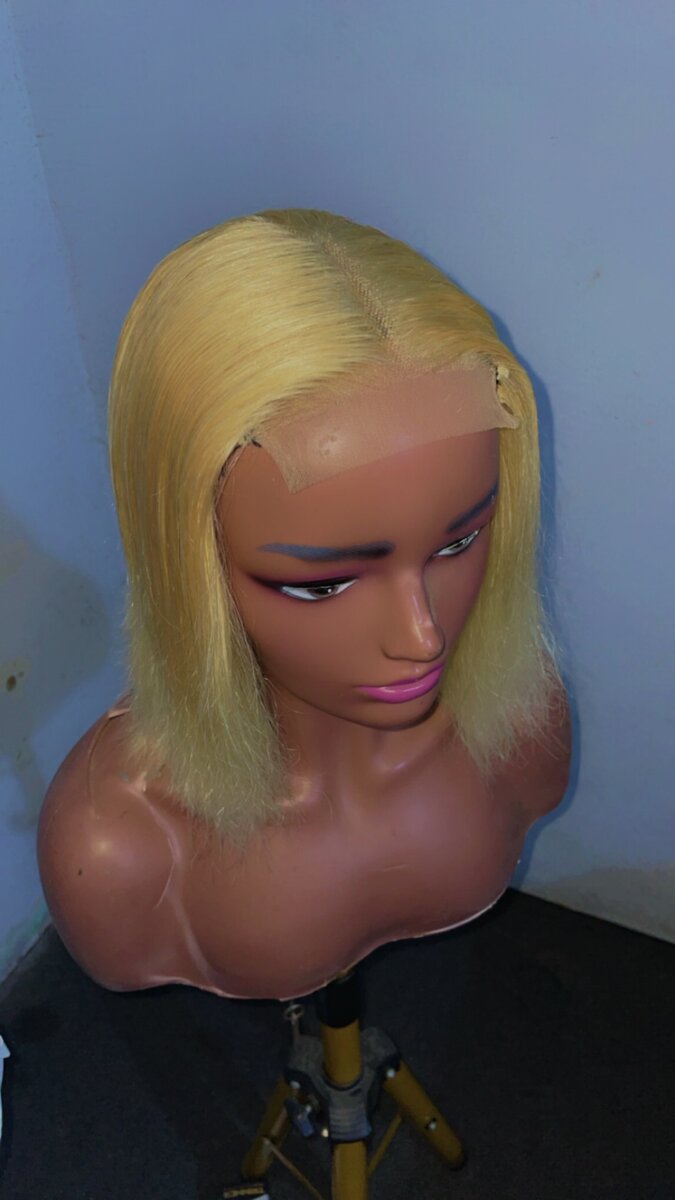 Deep wave couleur piano et noir. Perruque blonde