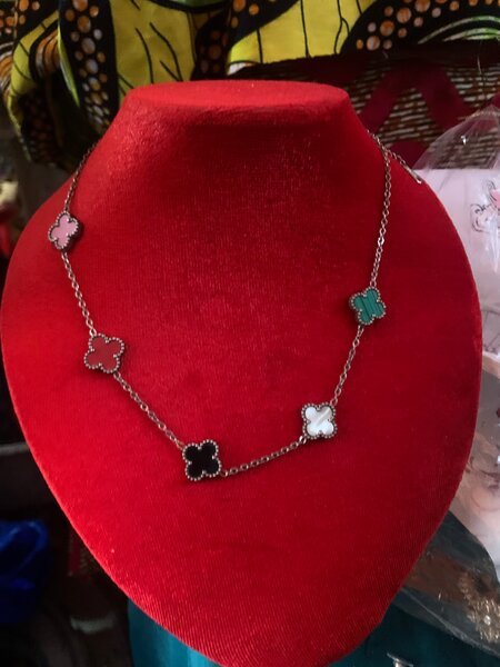 Collier trèfle élégant