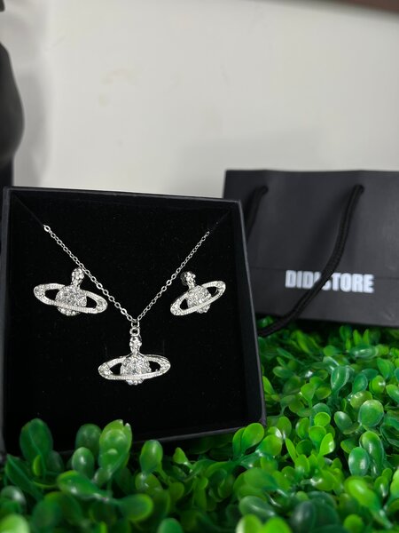 Collier et Boucles d'Oreilles Étoile