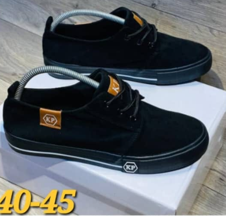 Slip-ons light black