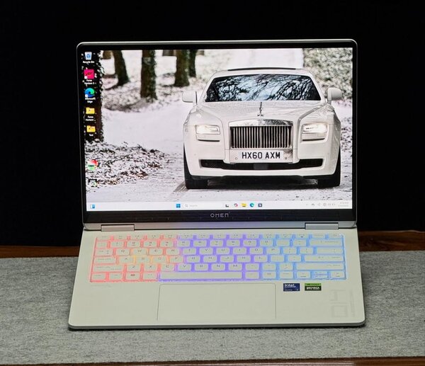 HP OMEN TRANSCEND 14  Pc 2025