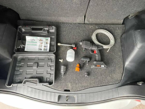 Portable high pressure rechargeable car washer