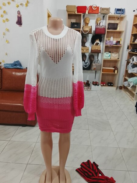 Robe élégante tricotée