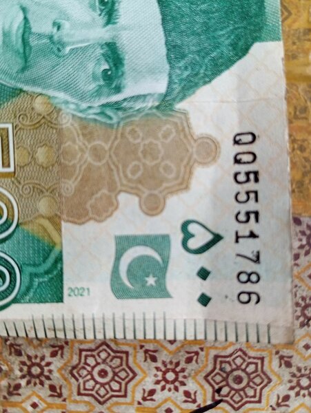 Pakistani 500 rupees 786
