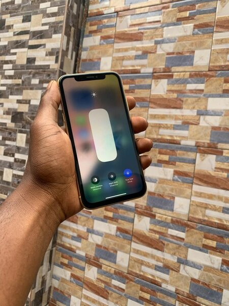 iPhone XR Jaune 128 Go