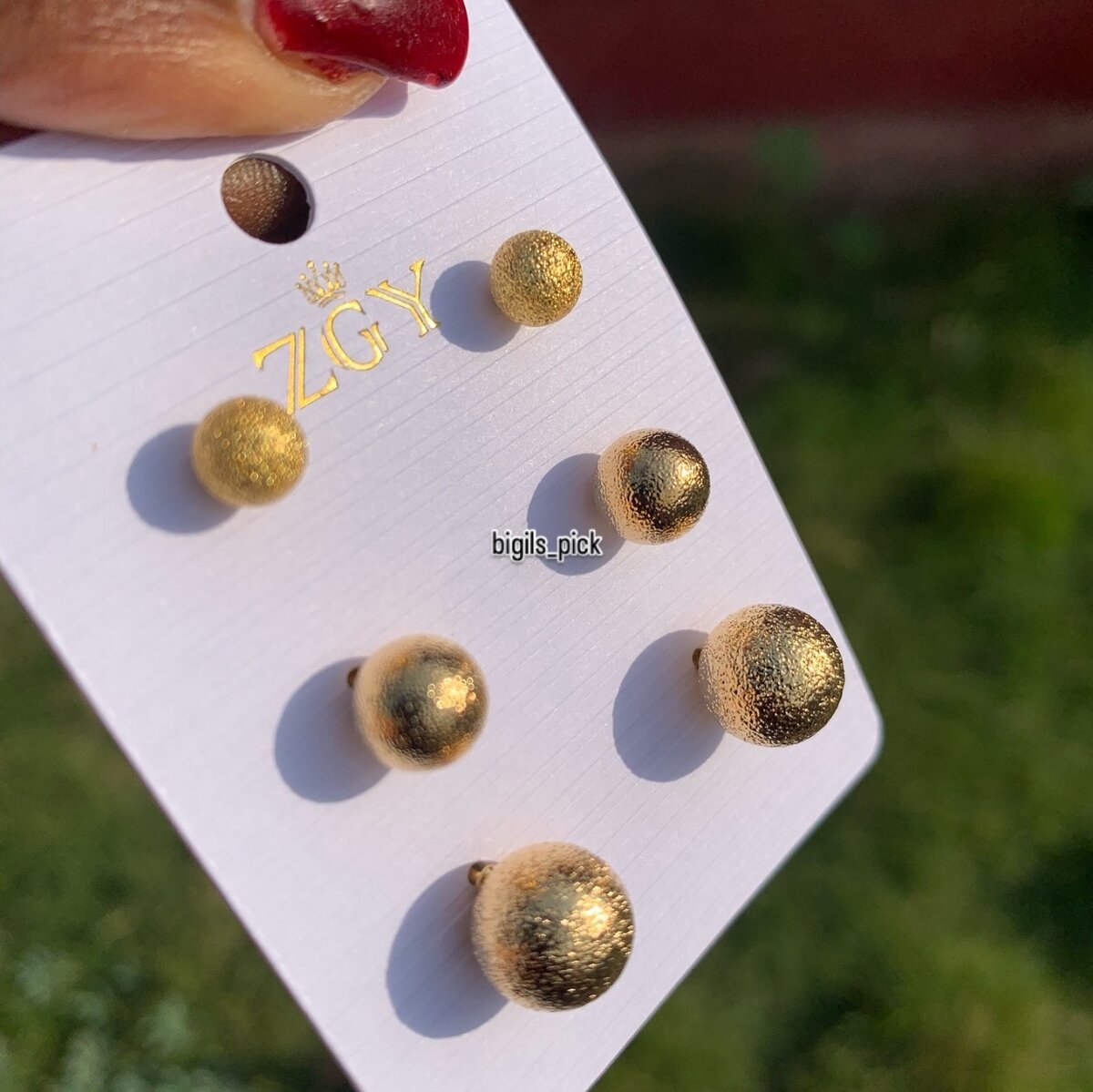 textured gold studs earring