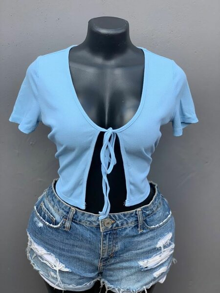 T-shirt bleu nouée femme