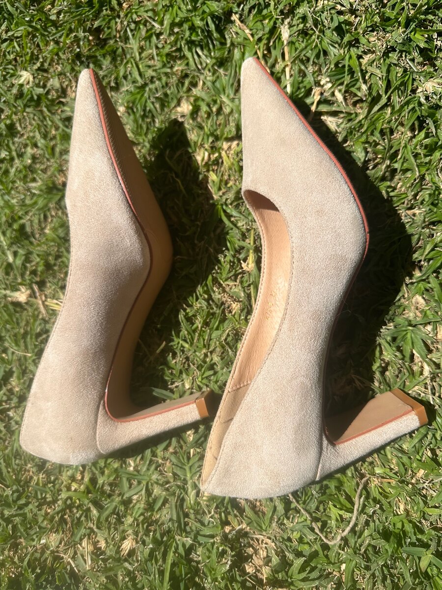 99% New Vintage heels