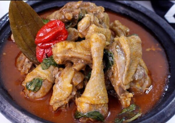 Soupe de poulet / Attiéké