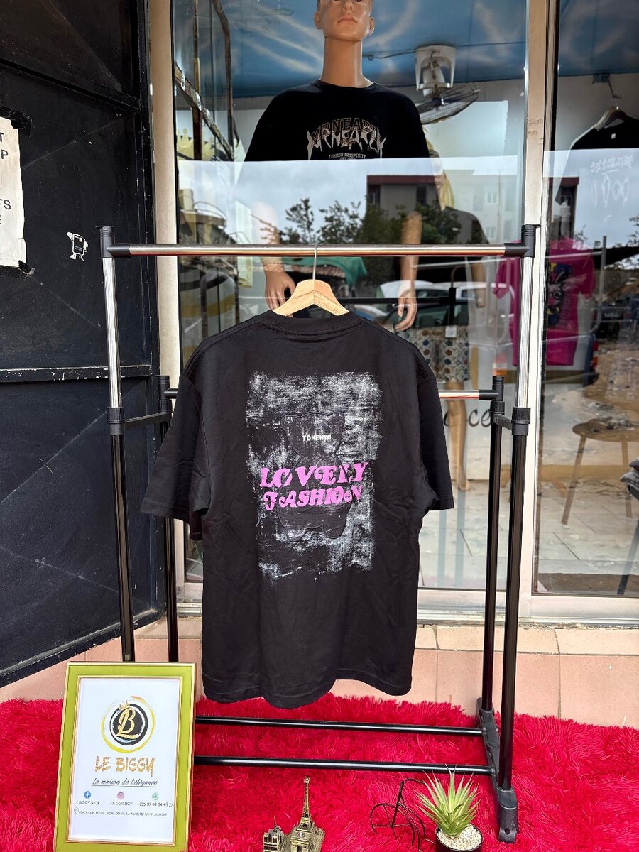 T-shirt noir unisexe tendance