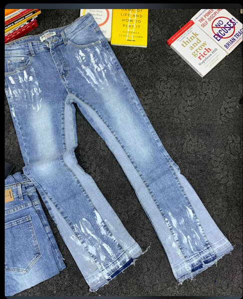 Jeans délavés à franges
