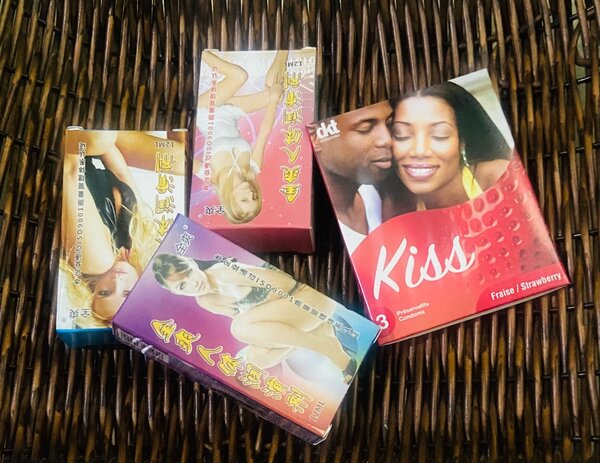 3 préservatifs + 3 lubrifiants