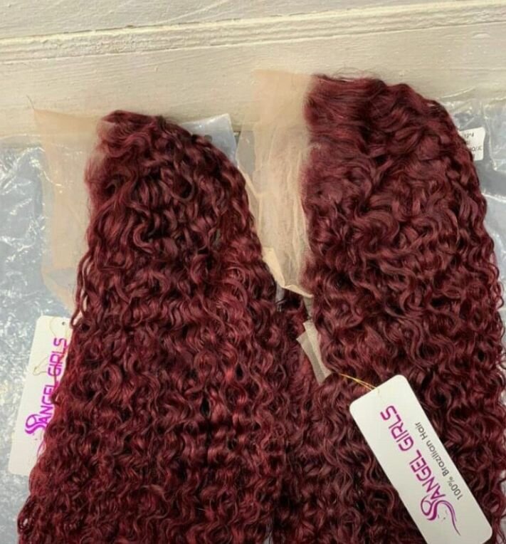 Perruques bouclées en dentelle