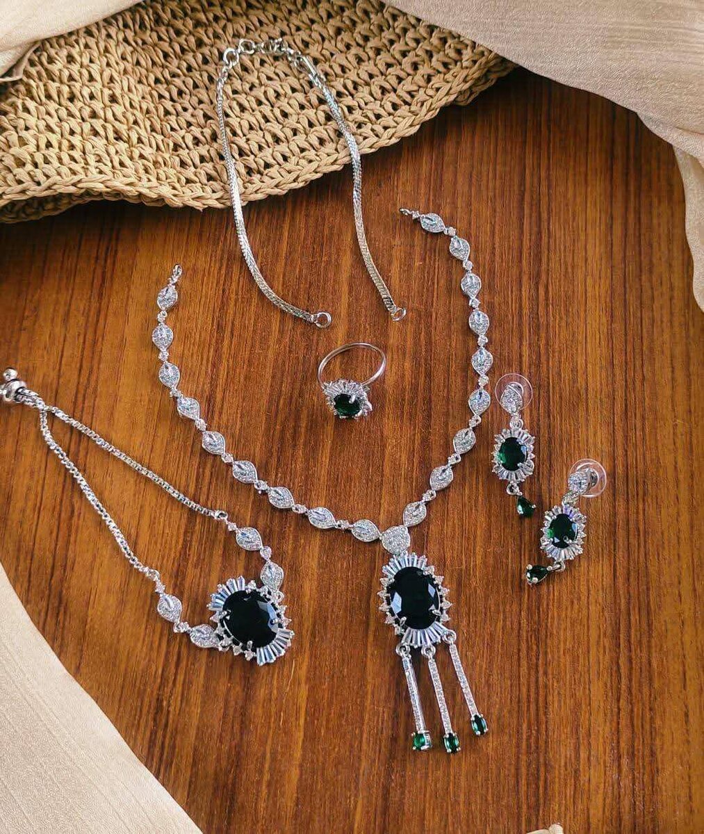 Ladies wedding set Necklace and earrings