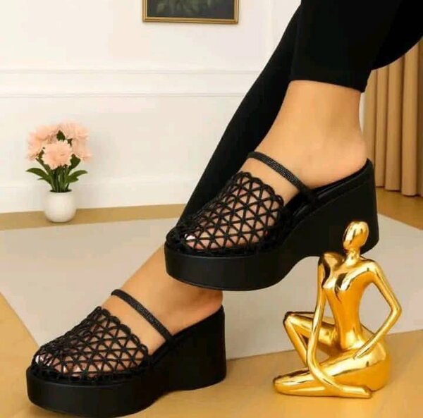 Sabots compensés élégants