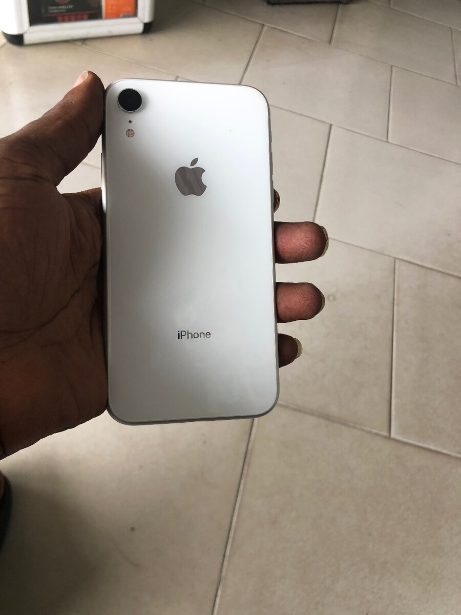 iPhone XR 64 gig