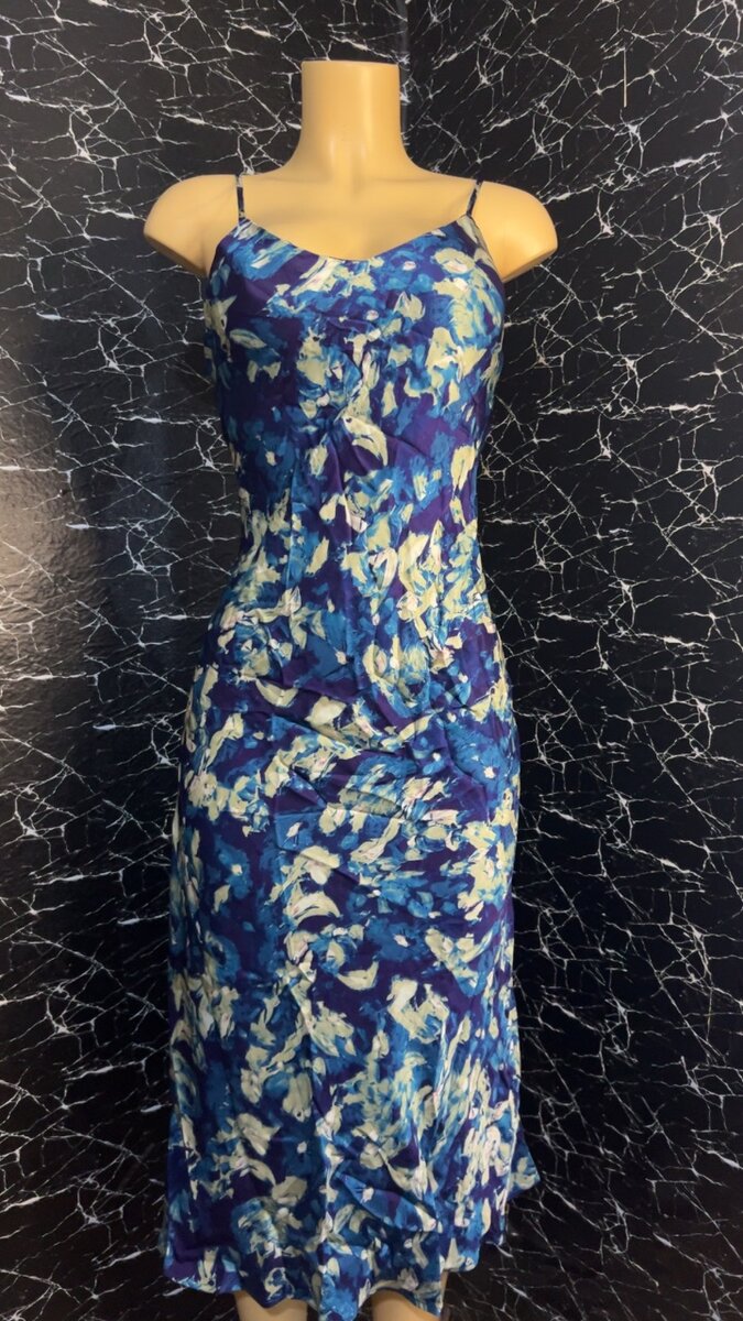 Robe Midi Satinée Élégante