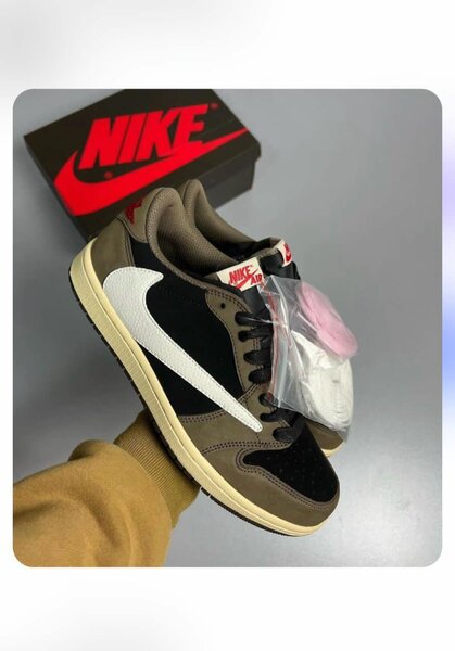 Nike Air Jordan 1 Low  x Travis Scott