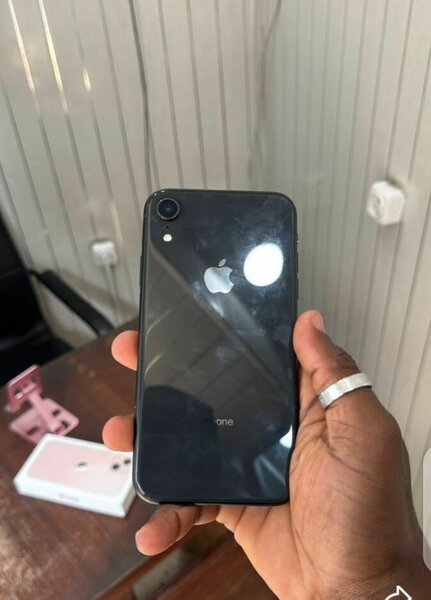 iPhone XR Noir 128 Go