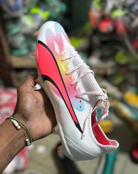 Chaussures de football légères