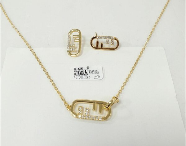 Ensemble boucle et chaîne